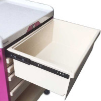 Large pull-out drawer on telescopic runners